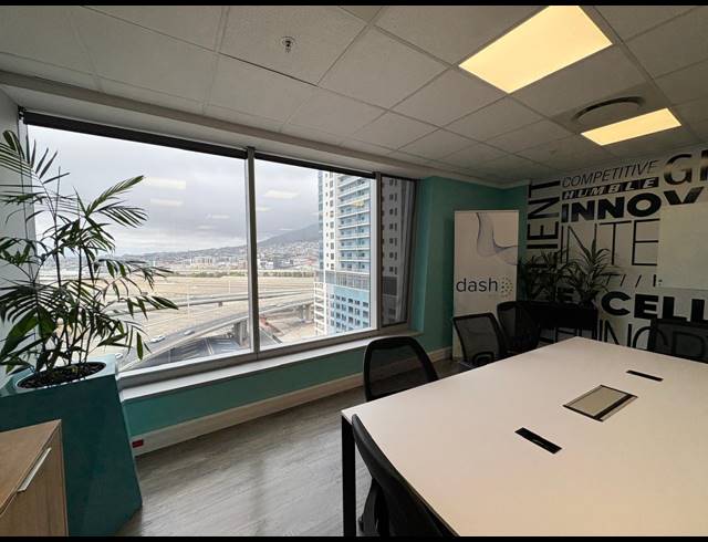 1,660M² OFFICE TO LET IN FORESHORE